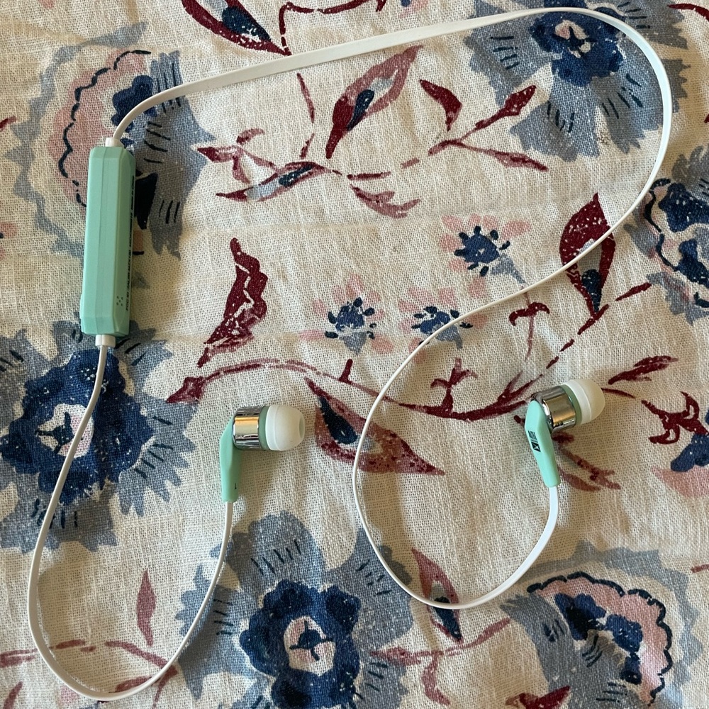 Altec wireless Bluetooth headphones